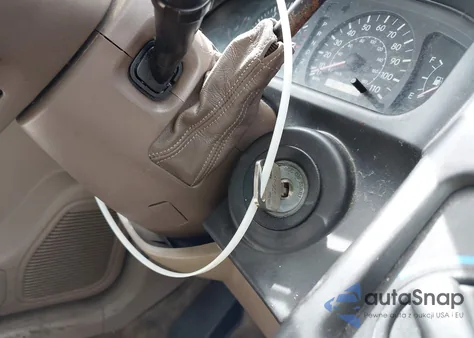 1998 Toyota Sienna Le/Xle from USA, damaged, VIN 4T3ZF13CXWU026269